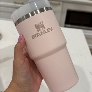 Stanley THE QUENCHER H2.0 FLOWSTATE™ TUMBLER | 20 OZ pink